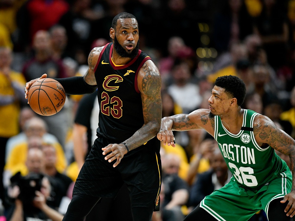 VIDEO – Lebron stigao Ajversona i srušio Boston