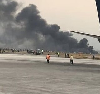 FOTO: Srušio se avion sa više od 100 putnika, tri osobe u kritičnom stanju