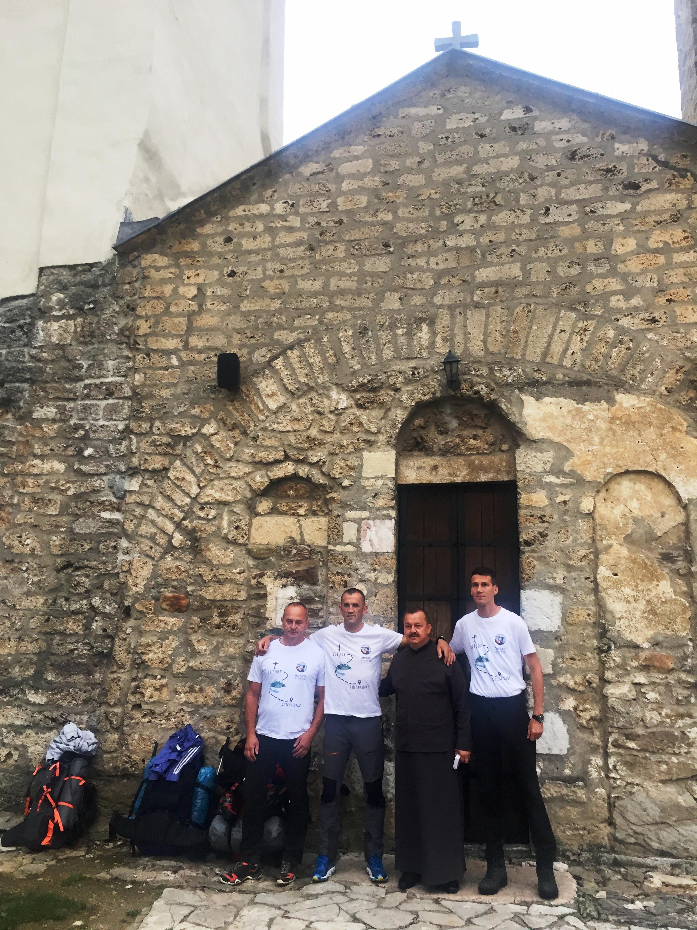 Pješačiće tri dana: Bjelopoljci preko planina pošli na trodnevno hodočašće pod Ostrog