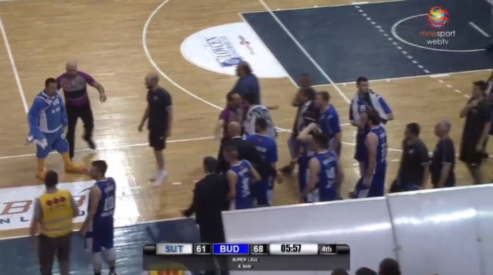 Budućnost slavila u Nikšiću, isključeni Ivanović i maskota Sutjeske