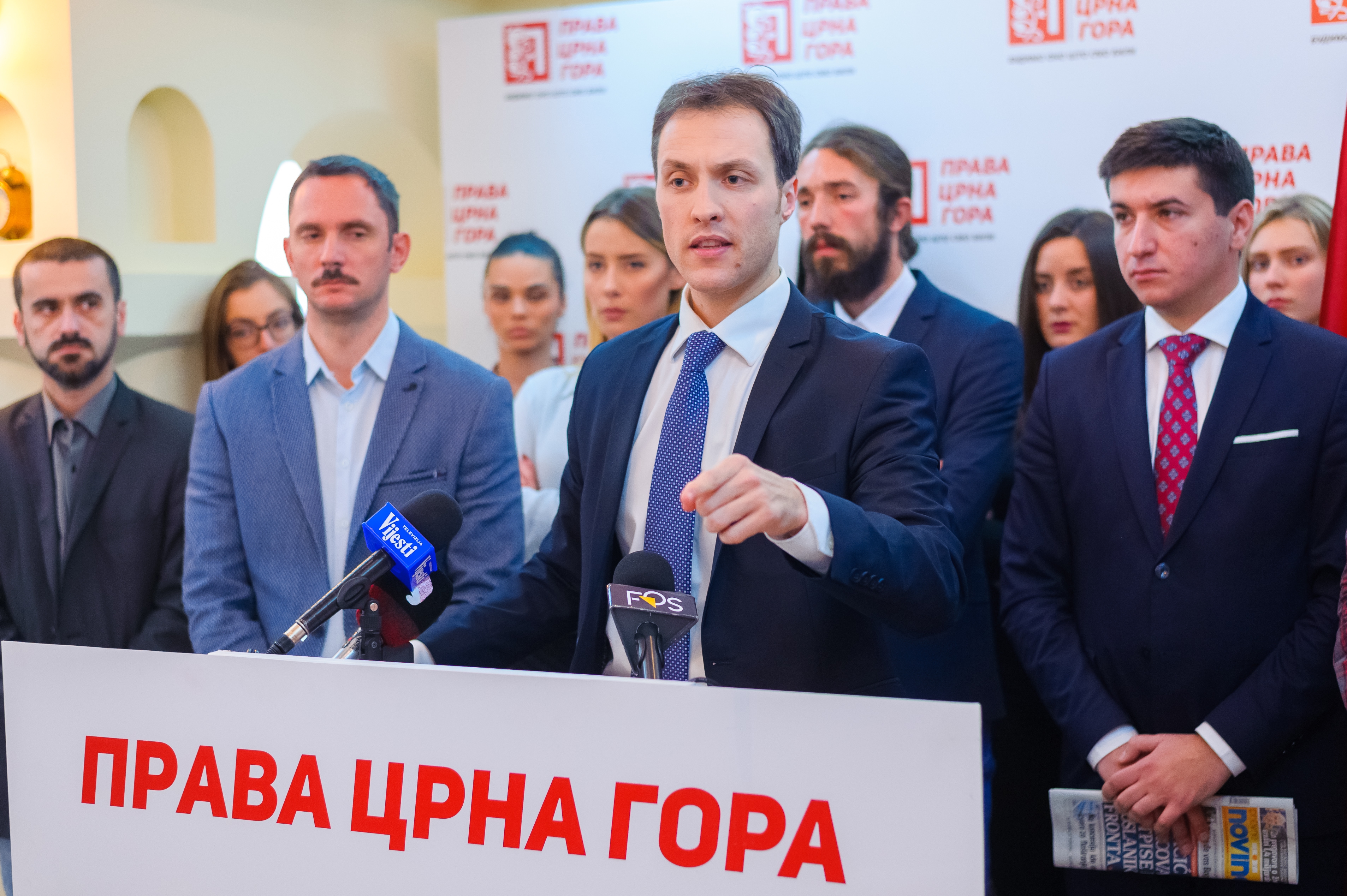 Milačić: Đukanoviću, ako ste Vi gej zbog toga ne mora da trpi Crna Gora