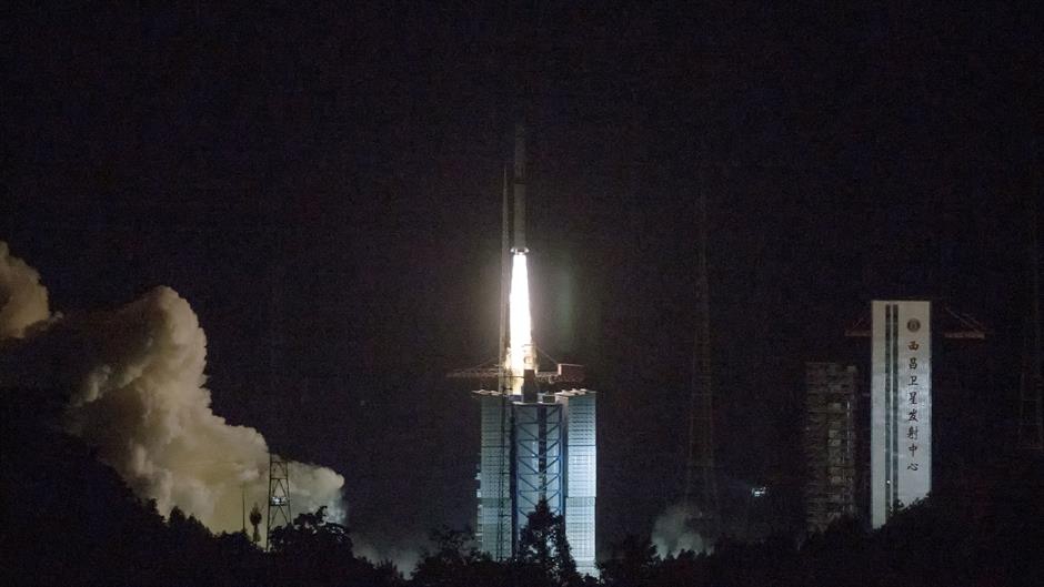 Kina lansirala satelit za istraživanje tamne strane Mjeseca
