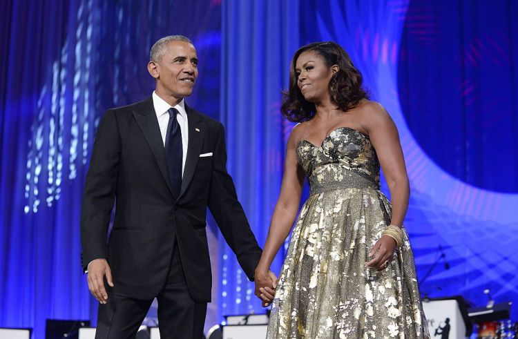 Netfliks potpisao ugovor s Barakom i Mišel Obamom