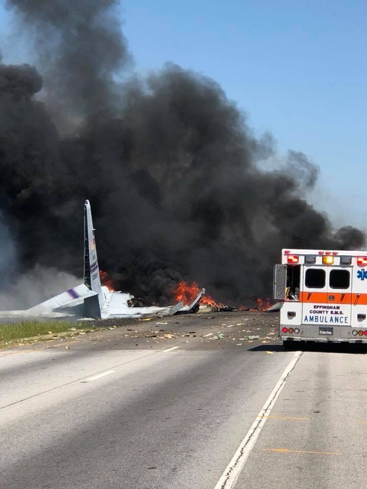SAD: Srušio se teretni avion Nacionalne garde, najmanje dvije osobe stradale