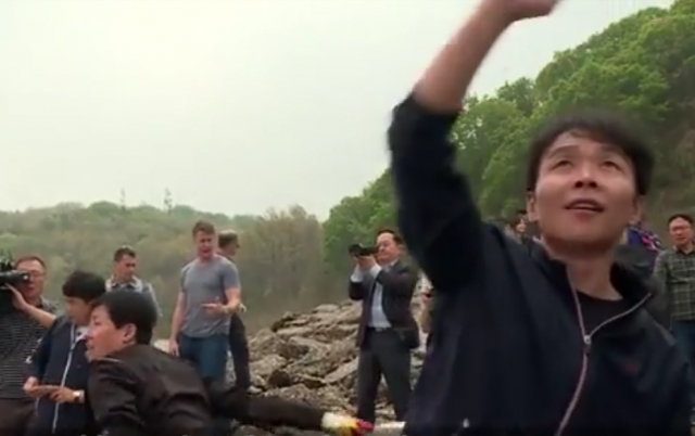 VIDEO: Južnokorejci riješili da stanovnicima Sjeverne Koreje pokažu realnost