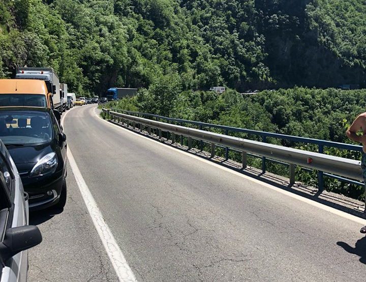 Uskoro je kolonama kraj: Na putu Podgorica-Kolašin se sanira se put