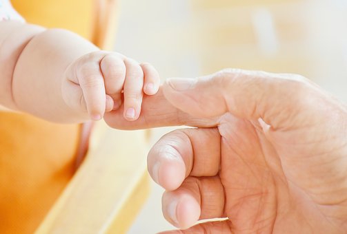 Otac zamijenjene bebe: Medicinska sestra nije kriva, ne mogu dušu da joj uzmem zbog nesporazuma