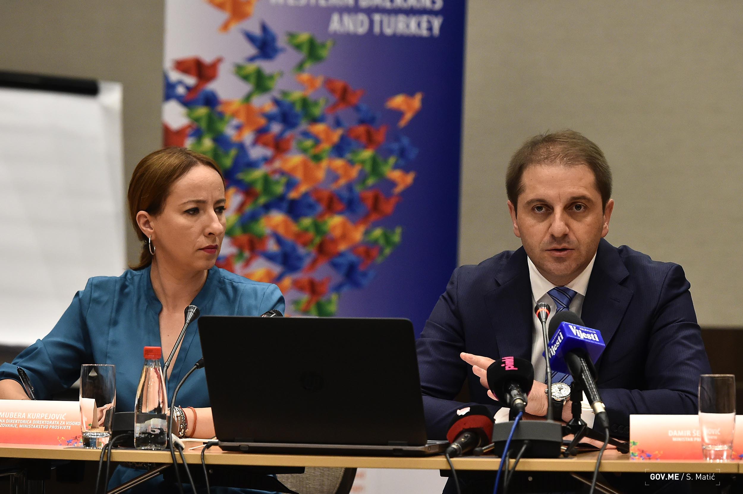 Prst na glavu prije nego što prepišete: Evo kako Ministarstvo prosvjete planira da spriječi plagiranje