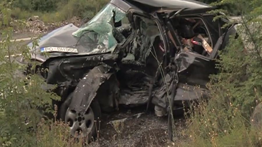 FOTO – Jeziv prizor nakon pogibije između Cetinja i Podgorice: Golf ZDROBLJEN u sudaru s Mercedesom!