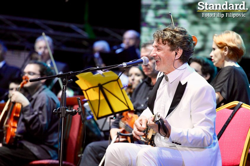 VIDEO: Goran Bregović i simfonijski orkestar, napravili spektakl na Ćemovskom polju