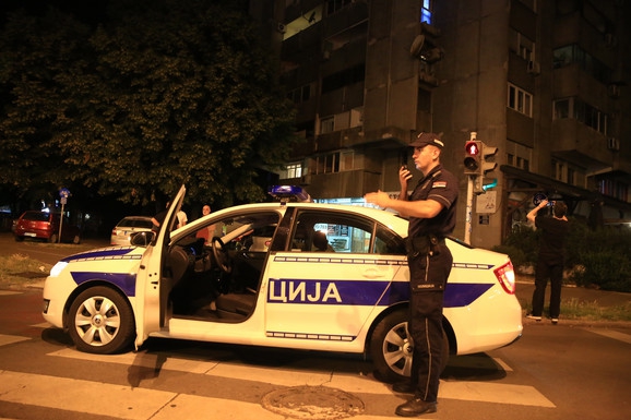 Izrešetao noge mužu i ženi zbog dječije svađe