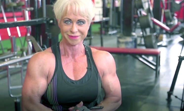 Ima 68. godina, može da podigne 65 kilograma, izgleda odlično, ali MUŠKARCE PLAŠI