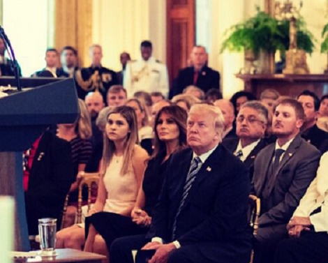 FOTO – Melanija se konačno pojavila u javnosti i svi misle da je bila na plastičnoj operaciji