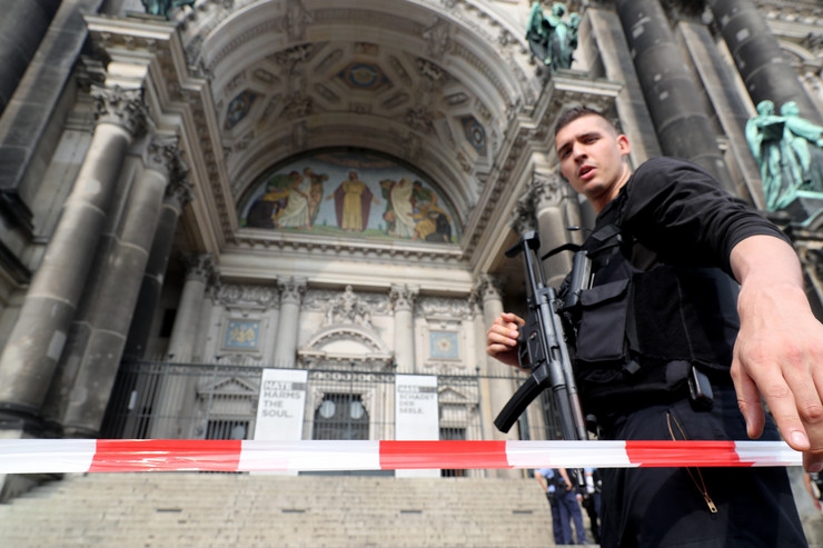 Berlin: Policija ranila jednu osobu tokom pucnjave u katedrali