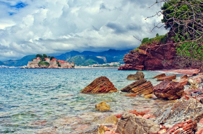Nekad je bila najznamenitija u Budvi: Crnogorska plaža za nudizam “u četiri oka”