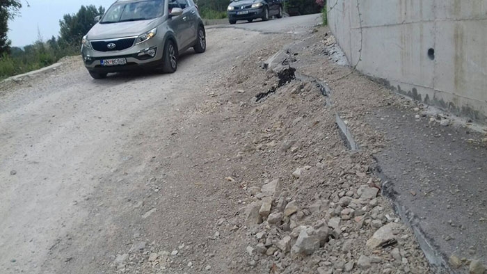 Herceg Novi: Na dionici puta Ratiševina-Mojdež počele da pucaju kuće, rekonstrukcija prioritet
