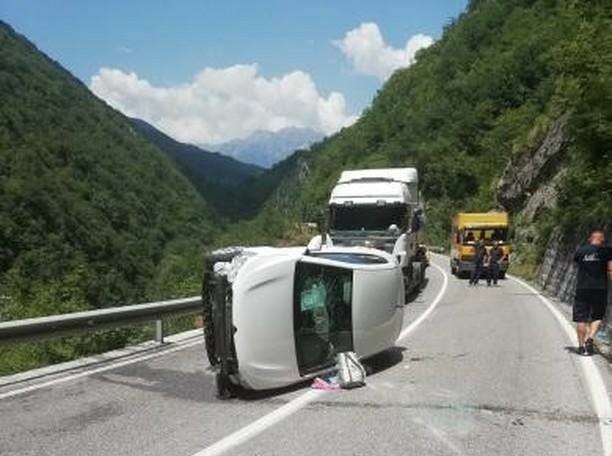 Udes na putu Podgorica-Kolašin: Ima povrijeđenih, saobraćaj se odvija naizmjenično