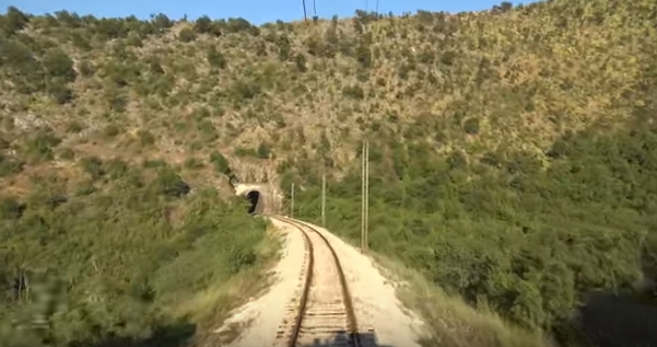 VIDEO – Pruga Bar- Bijelo Polje: Od Mora do Planina, 102 tunela i 96 mostova