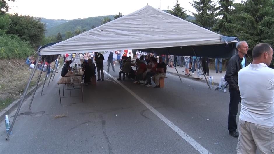 Malinari i dalje blokiraju put ka Crnoj Gori, nema dogovora