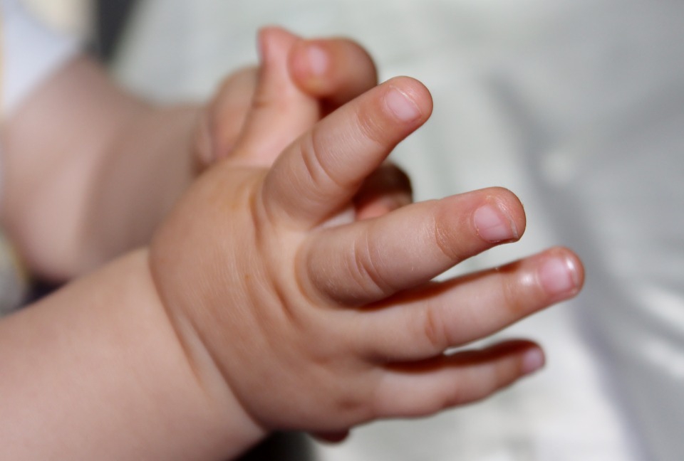 Prije 20 godina zamijenili su je u kotorskom porodilištu i zato traži pola miliona eura: Postupak nikako da krene