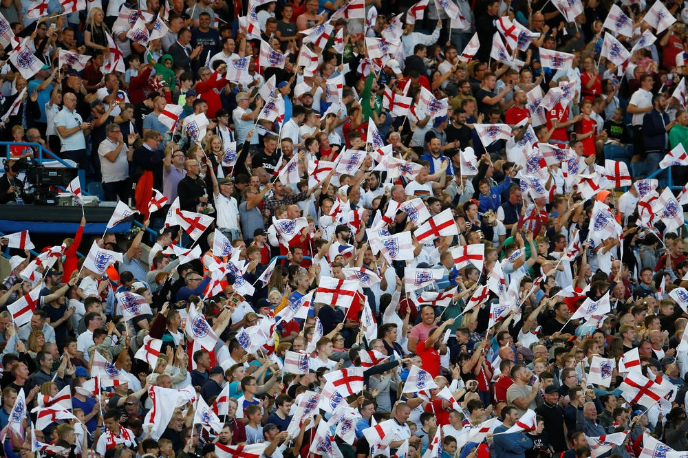 Traže se Britanci zbog nacističkih pozdrava i povika “Sieg Heil”