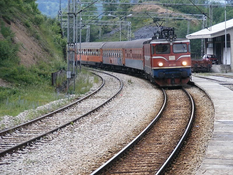 Nema struje od Bratonožića do Kolašina: Putnike prevozi dizel lokomotiva