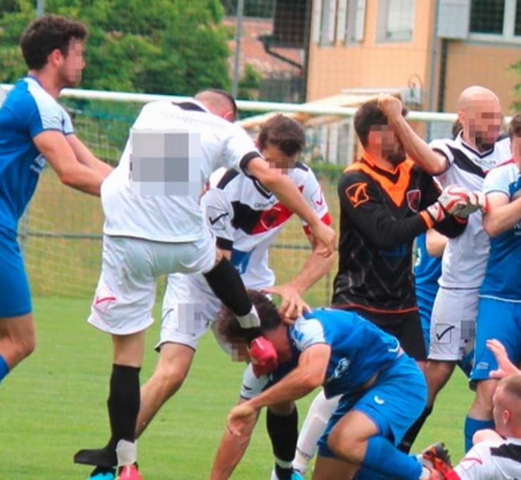 VIDEO – Skandal u Švajcarskoj, opšta tuča fudbalera Kosova: Slomljena rebra, potres mozga…