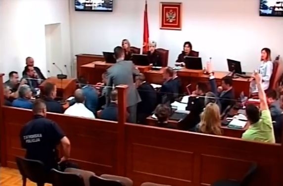 VIDEO Katnić: I ja bih sad zaigrao na srbijanskom vašaru da nijesam u koroti, nema priče o prebijanju žene i magarcima