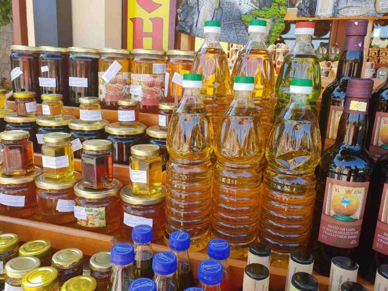 Kontrola proizvoda na tržištu: Oduzeto 308 kilograma meda i oko 57 litara maslinovog ulja