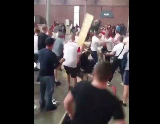VIDEO – Žestoka tuča navijača Senegala i Poljske: Letjele klupe i stolovi