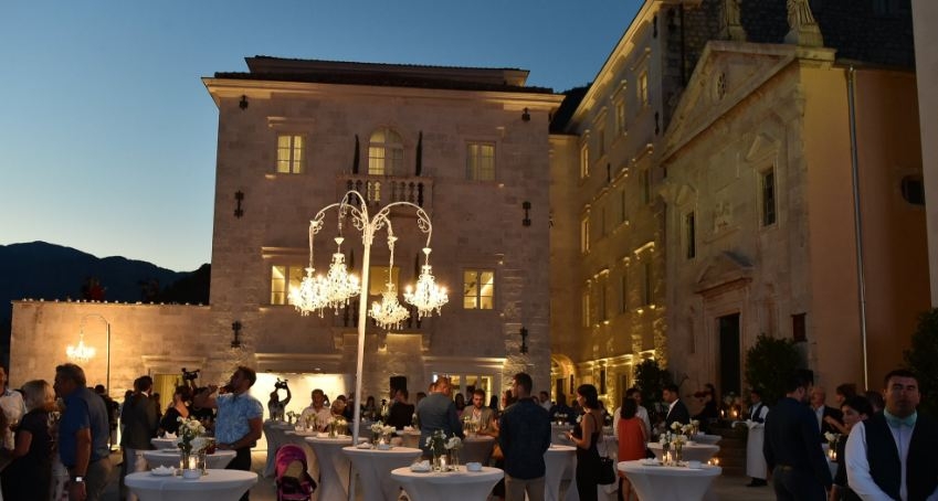 FOTO – Otvoren hotel sa pet zvjezdica u Perastu