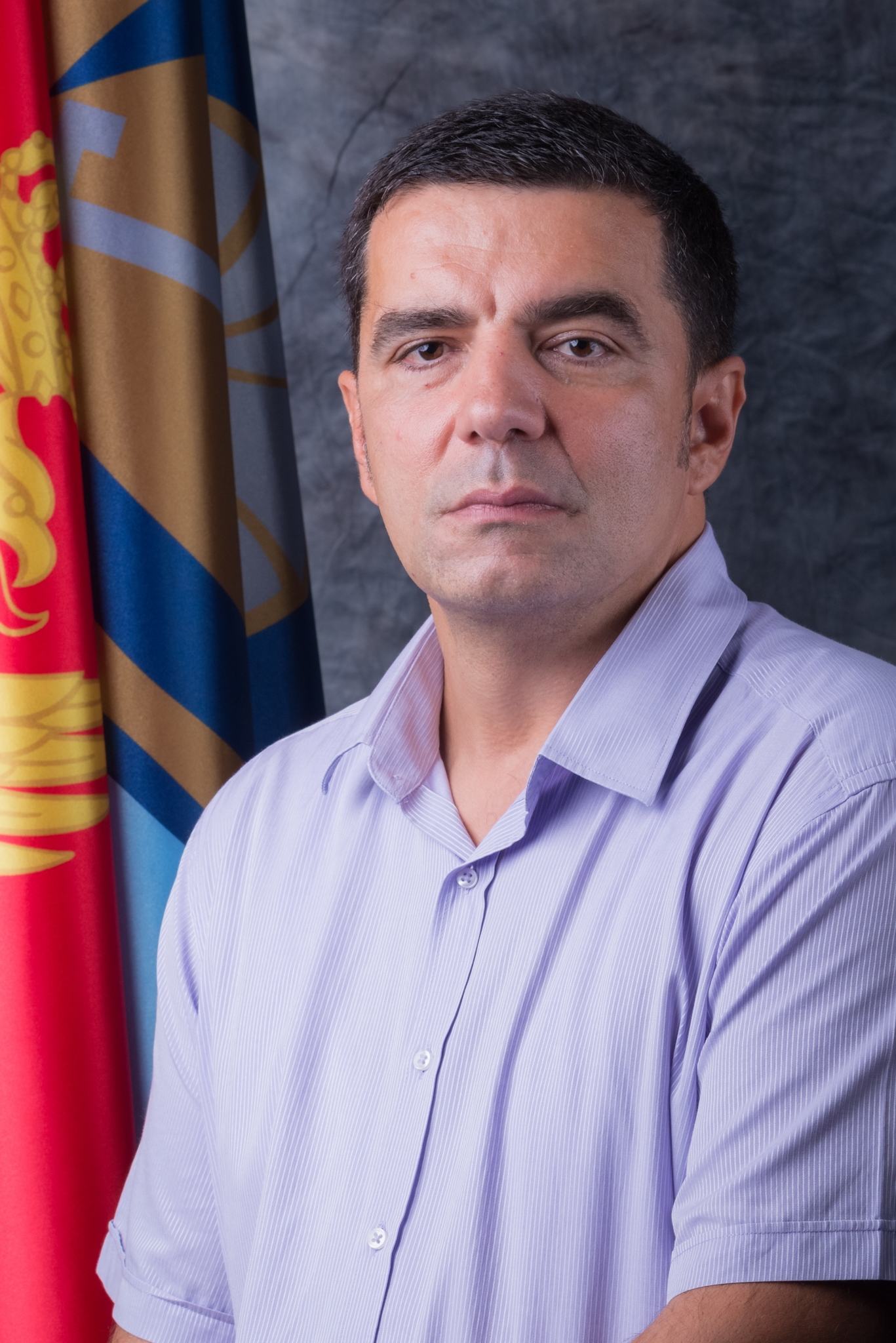 Favorit za predsjednika opštine Tivat je Siniša Kusovac, ali se pominje i Peđa Nenezić