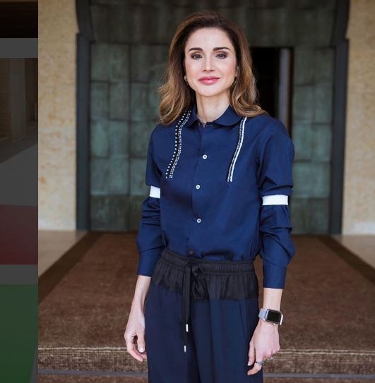 Za Kraljicu Raniju jedna boja je moćnija od crne, kada je biznis look u pitanju!