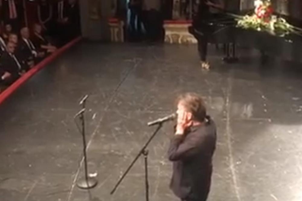 DŽIBONI SE U SUZAMA OPROSTIO OD OLIVERA: Kapetane, sve je kako triba, sve je ovo more samo za te!