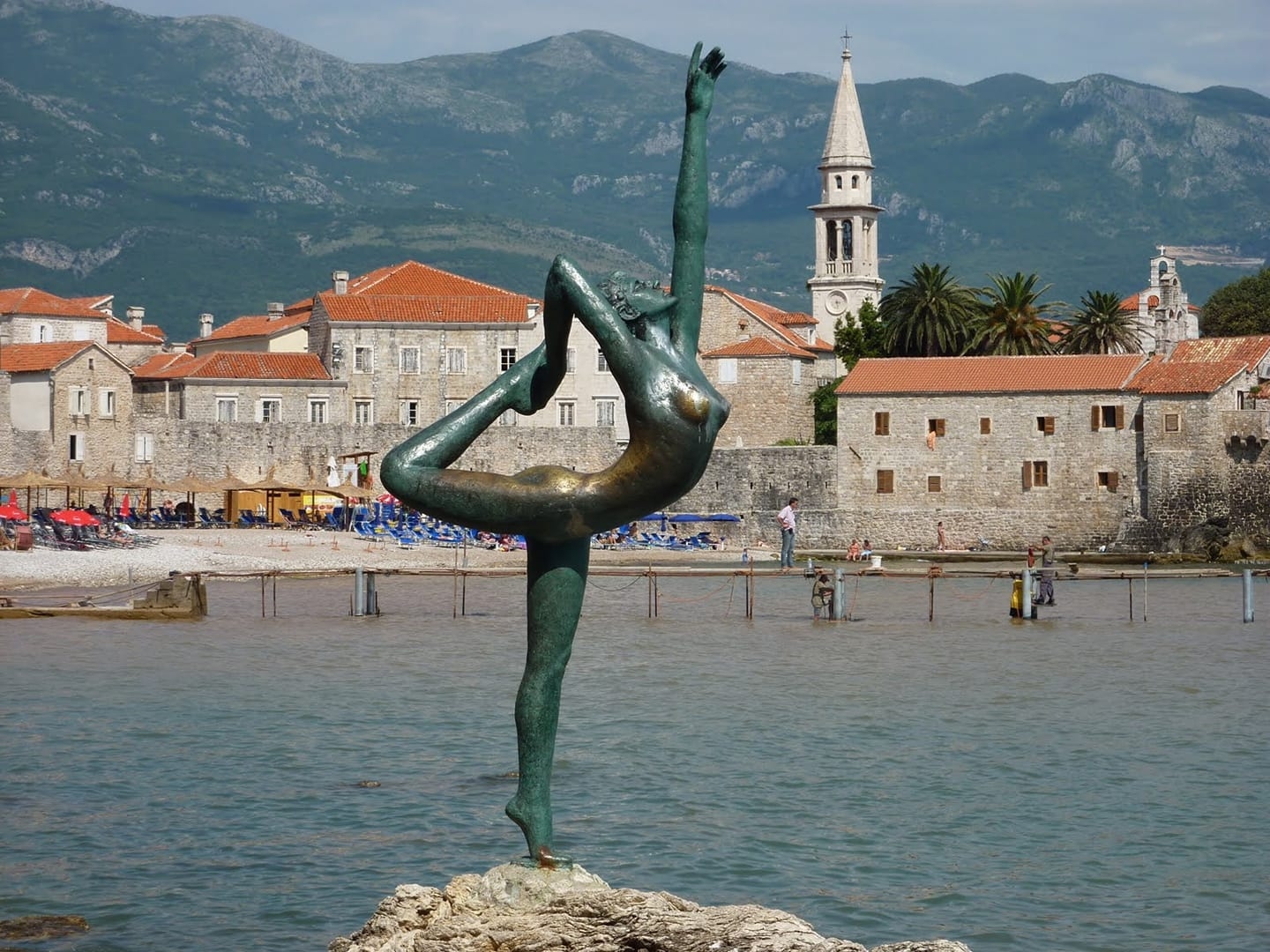 Ko je ŽENA kraj koje stalno prolazite kad idete na Mogren? Čekala je nekog dok nije umrla NA STIJENI…