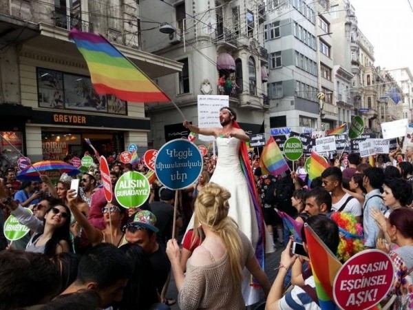 Istanbul: Policija rastjerala učesnike LGBT parade, upotrijebljen i suzavac