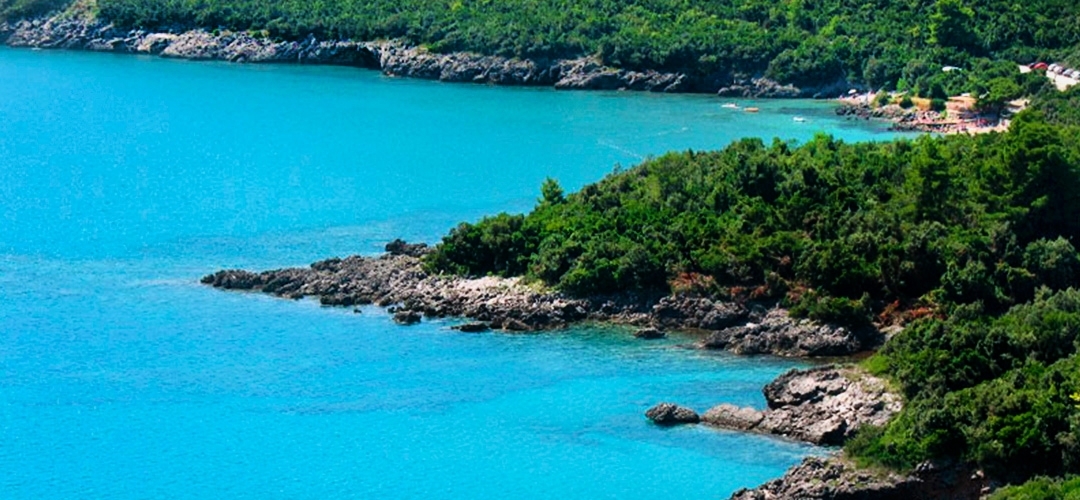 Sudar jahte i jedrilice: Dvoje poginulo, spašeno sedmoro djece i petoro odraslih