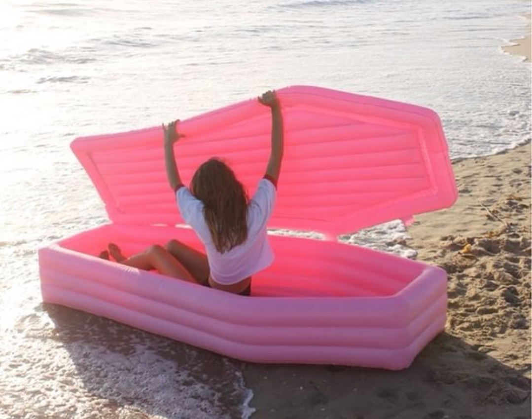 Najnoviji trend ovog ljeta: Da li ste spremni za “smrt na plaži”?