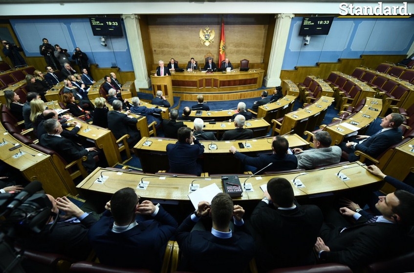 OVO su plate svih poslanika za jun: Niko nema ispod hiljadu i kusur…