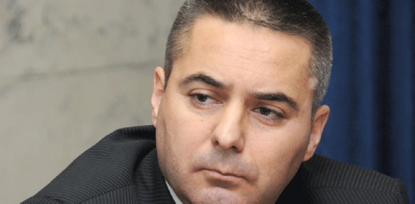 Bez održavanja sjednice Vlada imenovala Veljovića za direktora Uprave policije