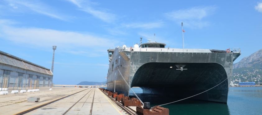VIDEO- USNS Carson City: Transportni brod iz SAD uplovio u Bar