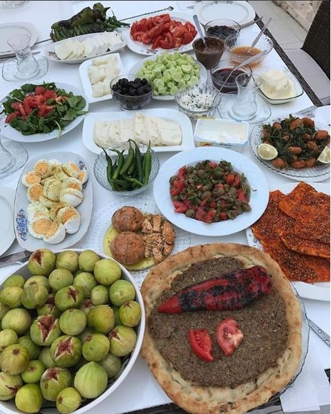 Ljetnji ručak na brzinu: Malo piletine i povrća, i to je to!