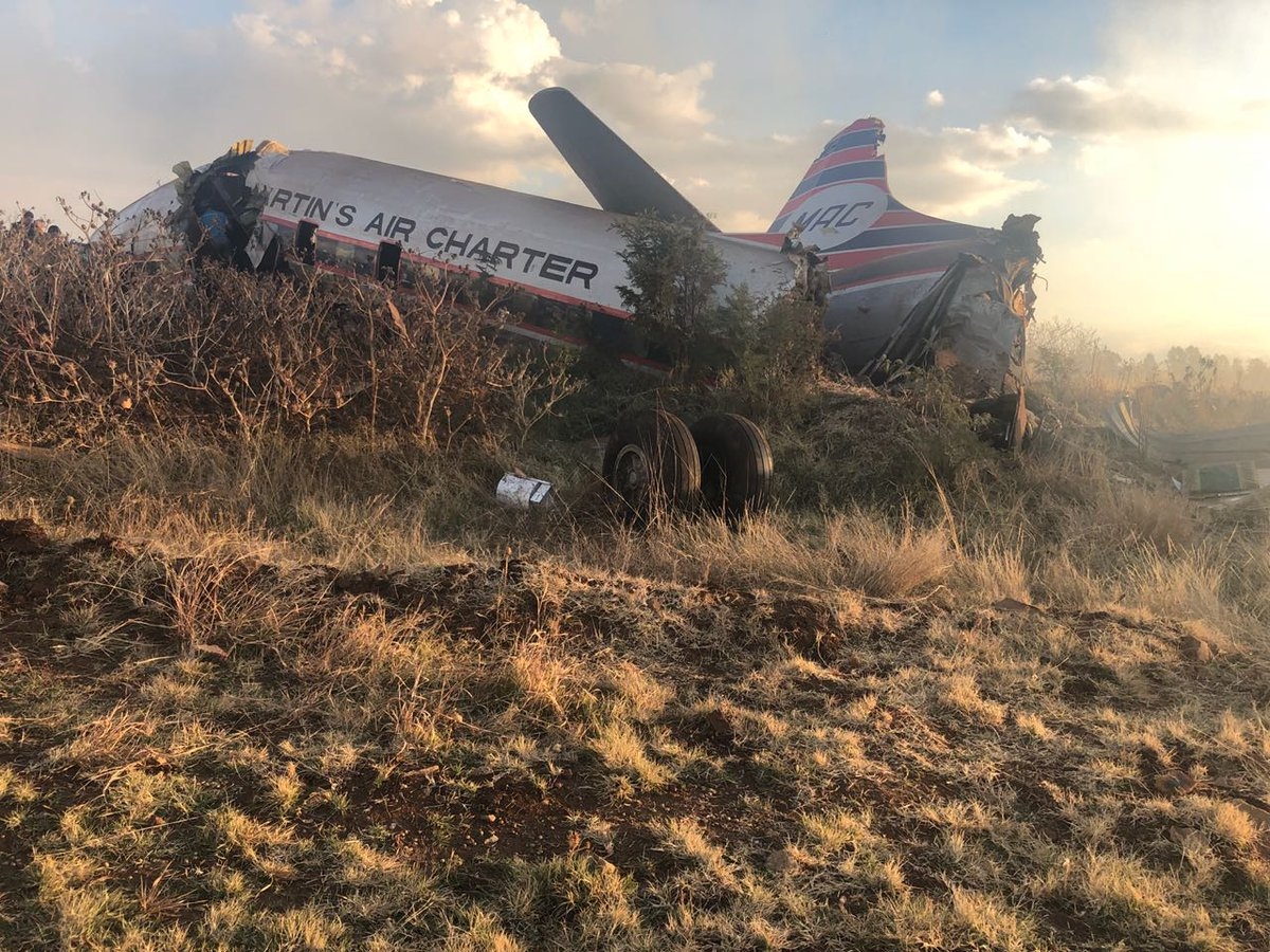 FOTO: Srušio se avion, povrijeđeno najmanje 20 osoba