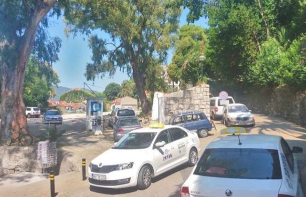Ruski biznismen nije otvorio parking: Saobraćajni kolaps u Herceg Novom