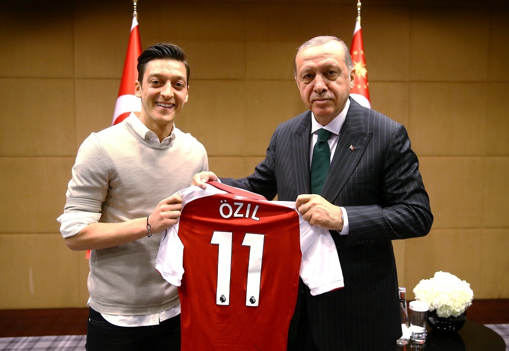 Ozil: Njemci, vi ste rasisti, više ne igram za reprezentaciju