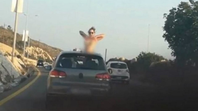 Cijela zemlja je na nogama zbog nje: Iskočila je iz automobila i POKAZALA GOLE GRUDI – posljedice je tek čekaju