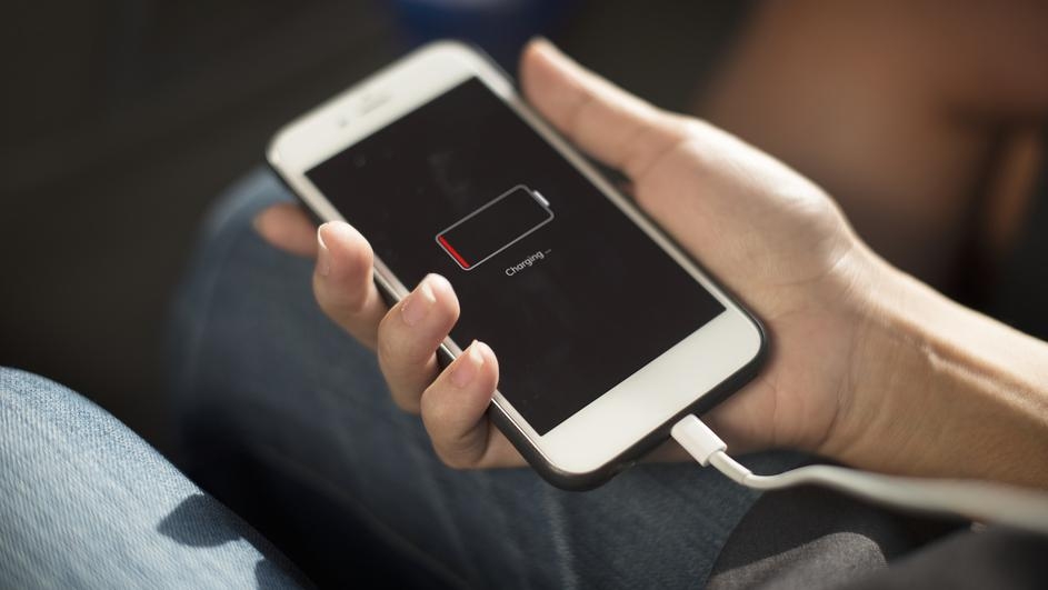 Puna baterija za par minuta? Revolucija za mobilne i automobile