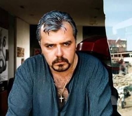 Nikola Kojo se oprostio od Olivera Dragojevića, a za one KOJE MIJEŠAJU POLITIKU i MUZIKU ima jasnu poruku!