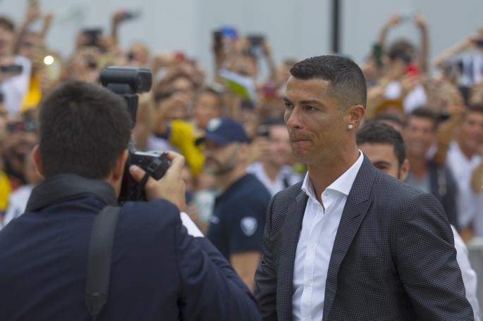 BAŠ MU JE LOŠE: Ronaldo će živeti u DVIJE vile, daleko od očiju javnosti
