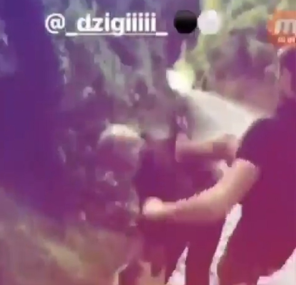 UZNEMIRUJUĆI VIDEO: O ovom snimku bruji Srbija! Mladić prišao NEMOĆNOM STARCU i krvnički ga ŠUTNUO